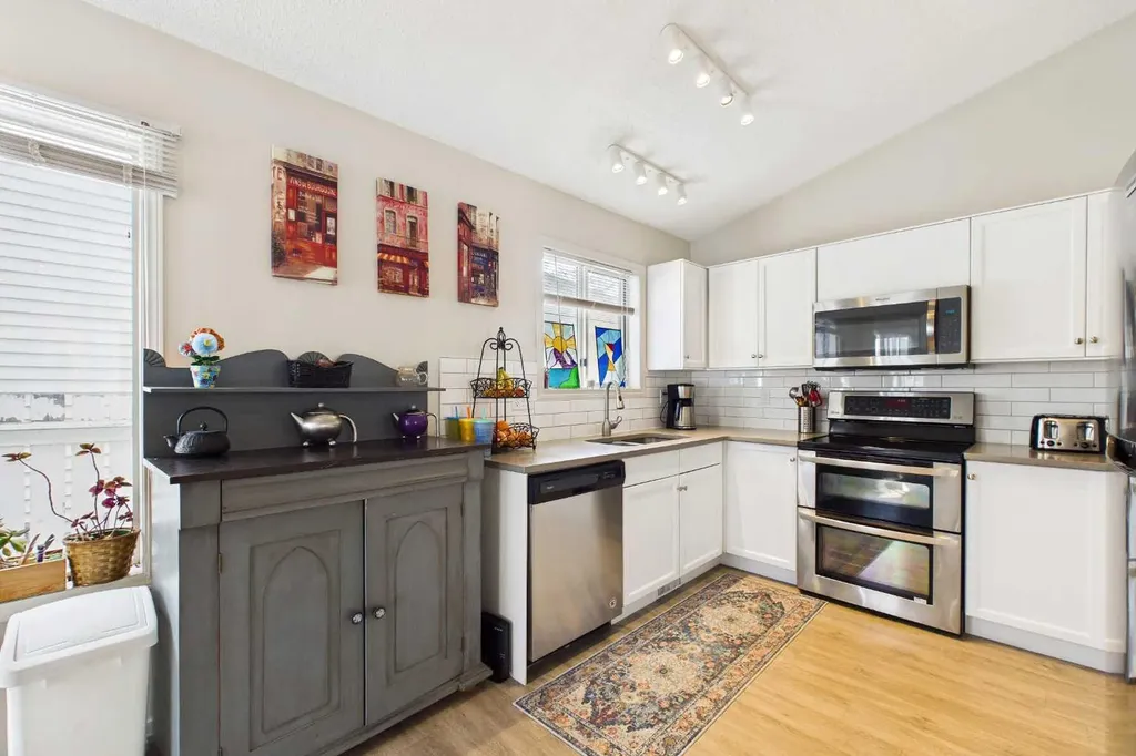 14 Citadel Drive NW Calgary AB T3G 3X7