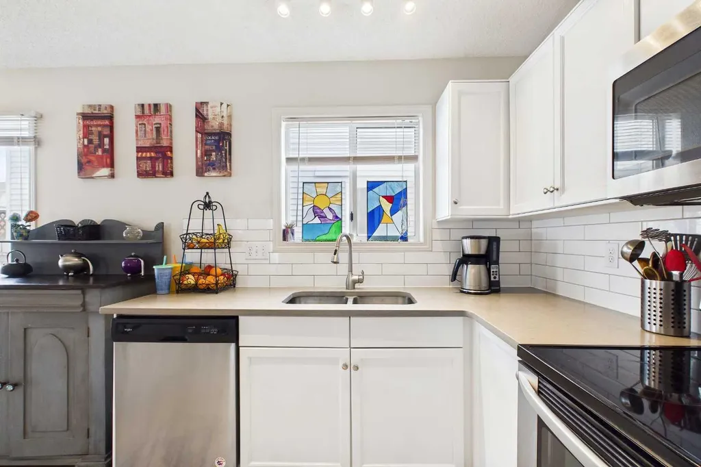 14 Citadel Drive NW Calgary AB T3G 3X7