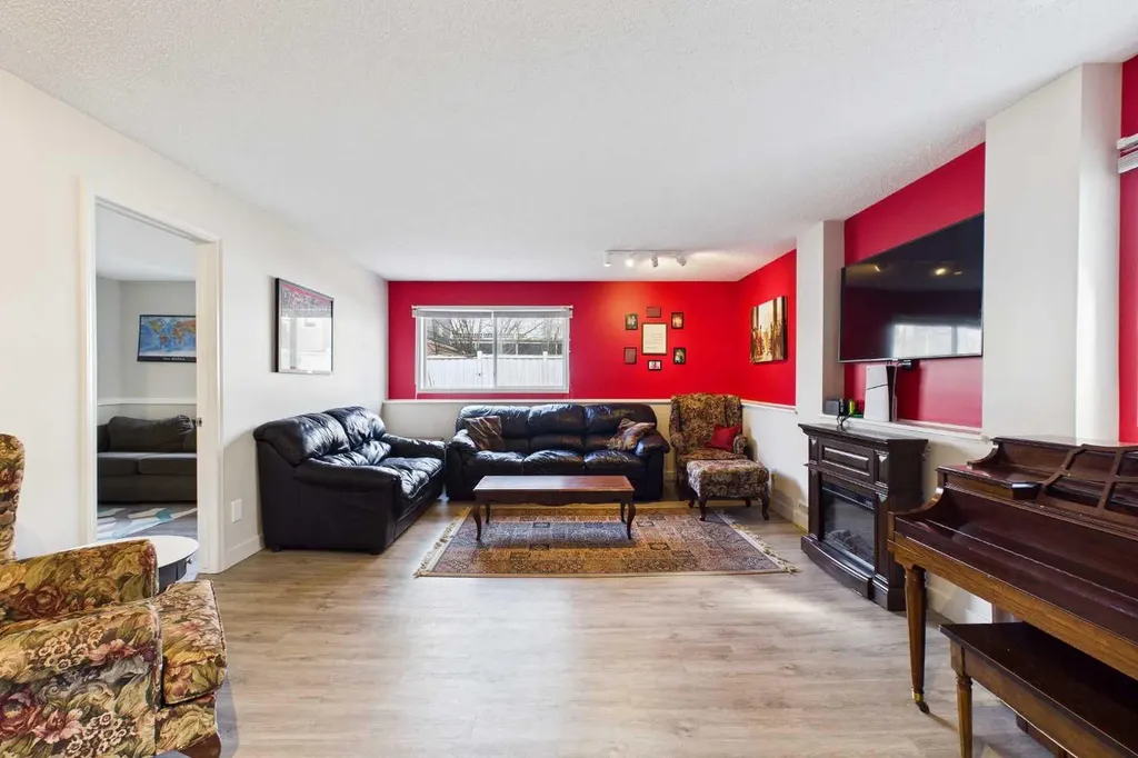 14 Citadel Drive NW Calgary AB T3G 3X7