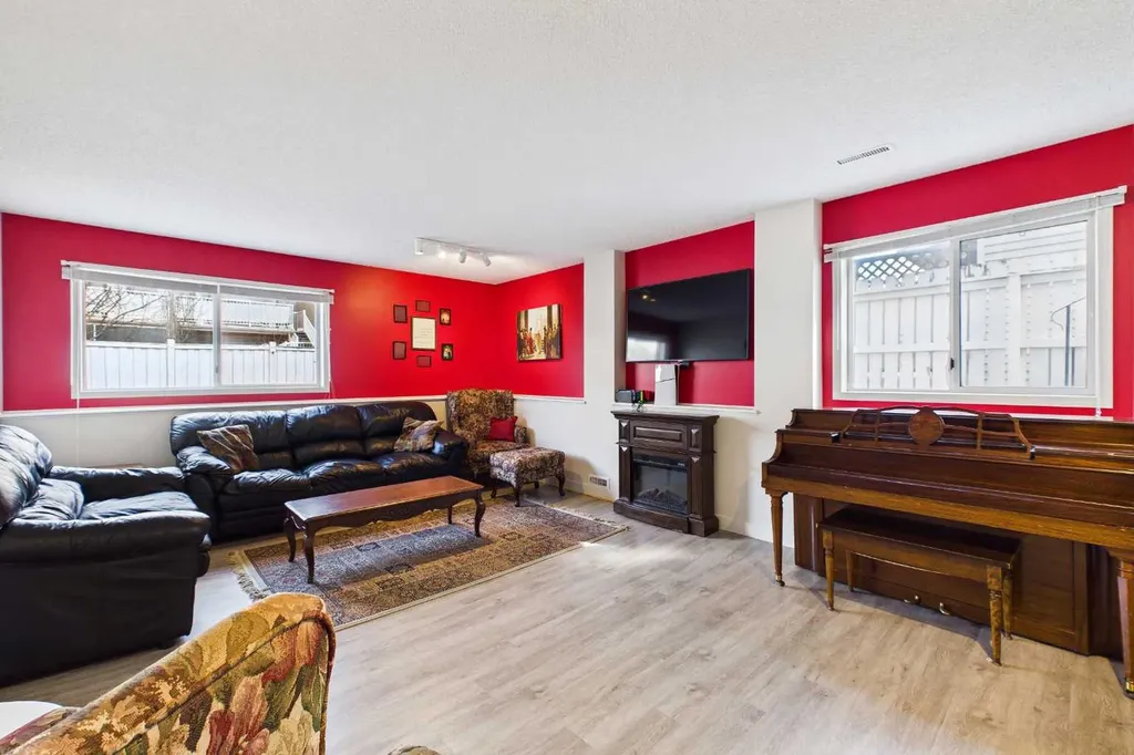 14 Citadel Drive NW Calgary AB T3G 3X7