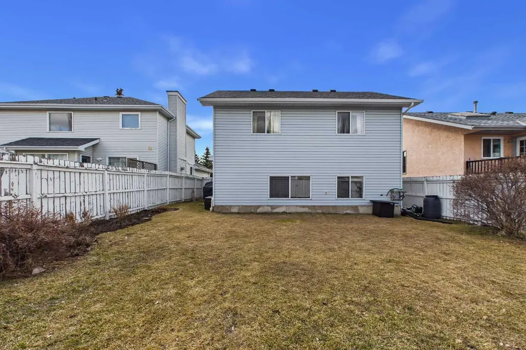 14 Citadel Drive NW Calgary AB T3G 3X7