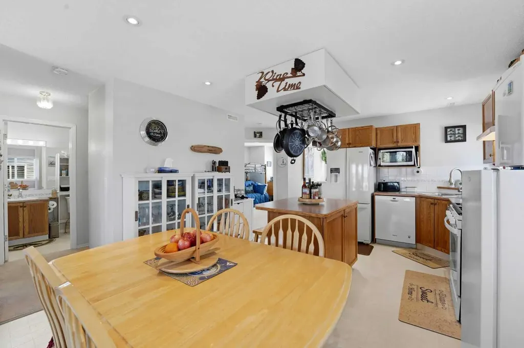 5220 50a Avenue Sylvan Lake AB T4S 1E5