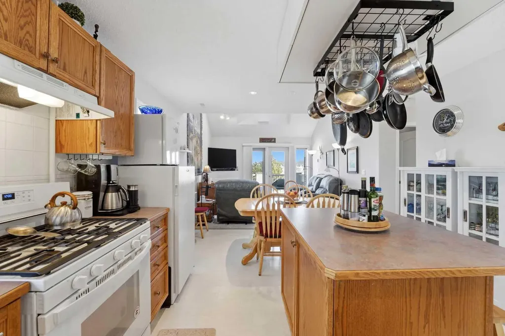 5220 50a Avenue Sylvan Lake AB T4S 1E5