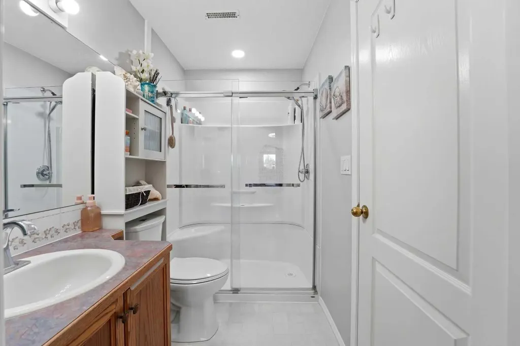 5220 50a Avenue Sylvan Lake AB T4S 1E5