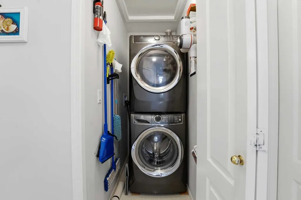 5220 50a Avenue Sylvan Lake AB T4S 1E5