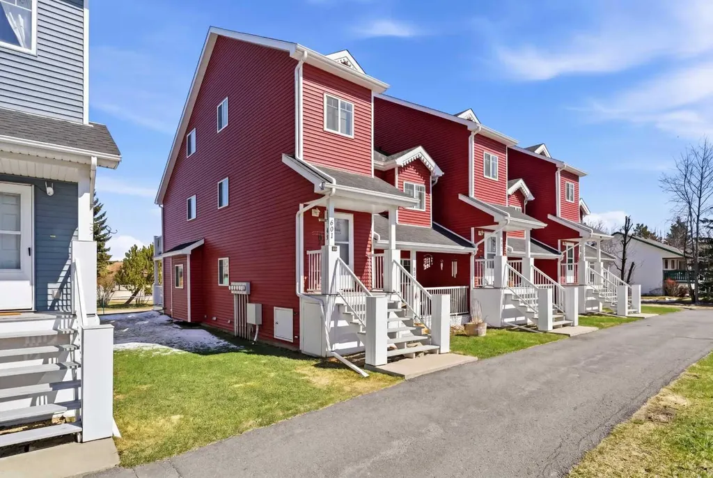 5220 50a Avenue Sylvan Lake AB T4S 1E5