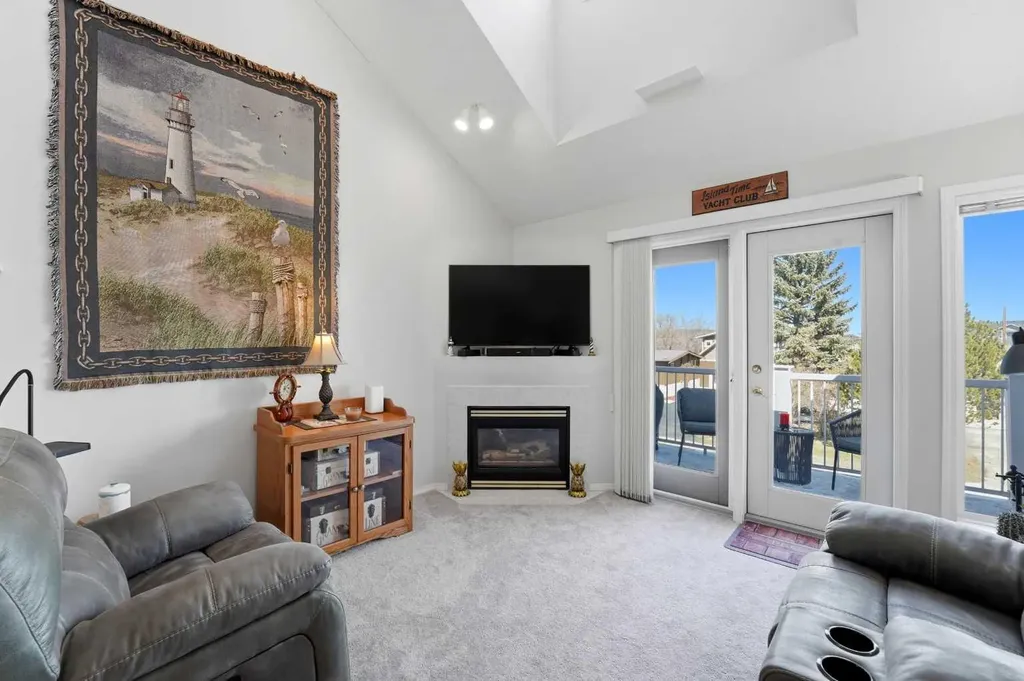 5220 50a Avenue Sylvan Lake AB T4S 1E5