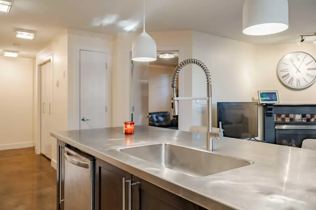 3704 15a Street SW Calgary AB T2T4C3