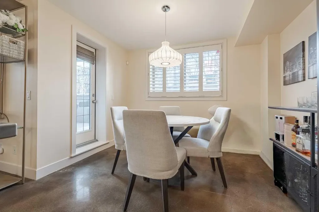 3704 15a Street SW Calgary AB T2T4C3