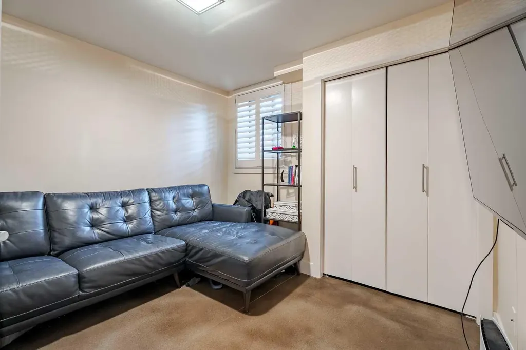 3704 15a Street SW Calgary AB T2T4C3