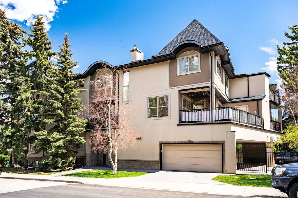 3704 15a Street SW Calgary AB T2T4C3