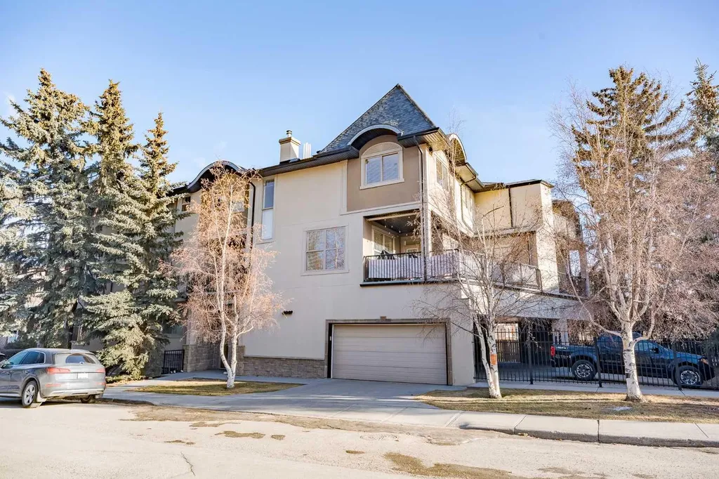 3704 15a Street SW Calgary AB T2T4C3