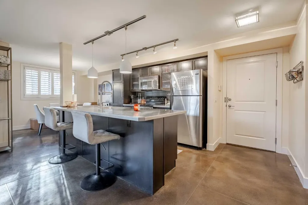 3704 15a Street SW Calgary AB T2T4C3