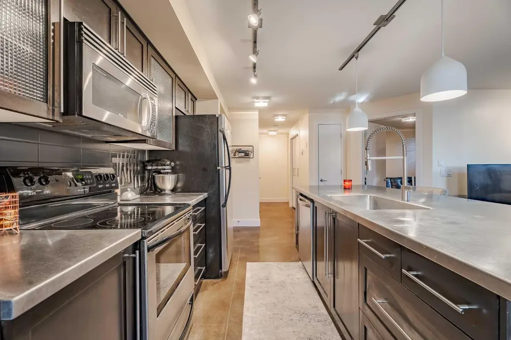 3704 15a Street SW Calgary AB T2T4C3