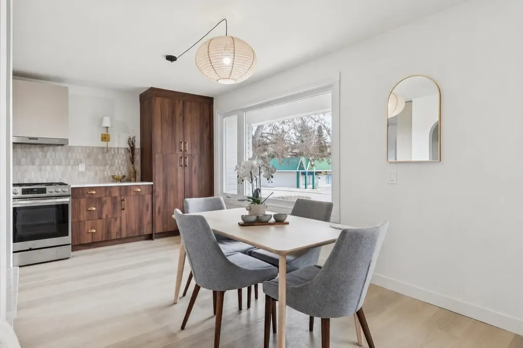 1212 Lake Sylvan Drive SE Calgary AB T2J5N7