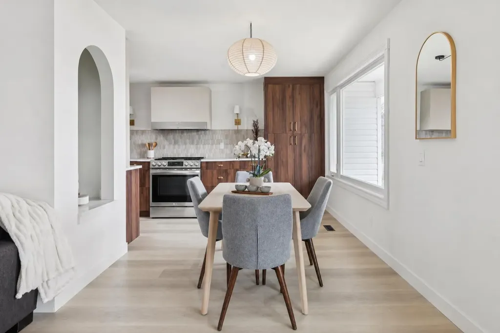 1212 Lake Sylvan Drive SE Calgary AB T2J5N7