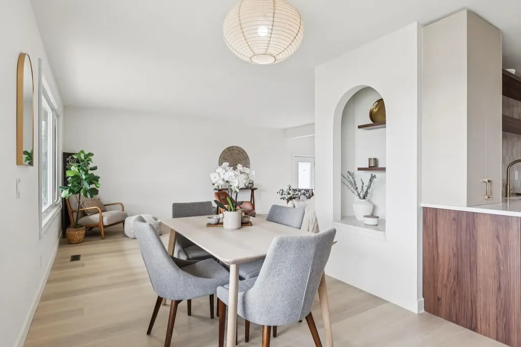 1212 Lake Sylvan Drive SE Calgary AB T2J5N7