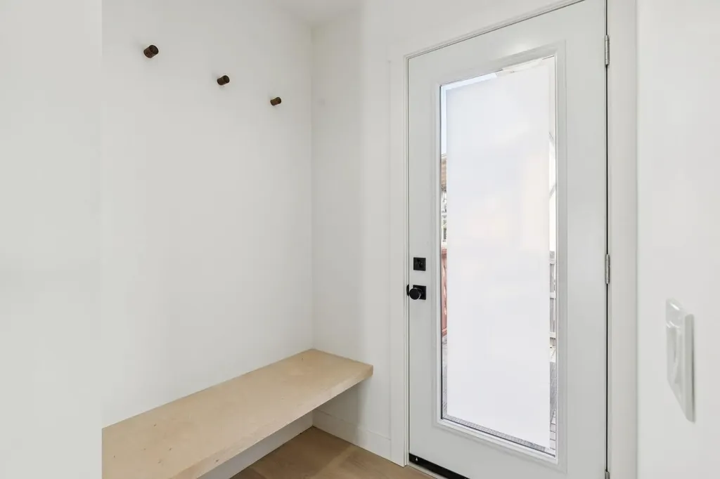 1212 Lake Sylvan Drive SE Calgary AB T2J5N7