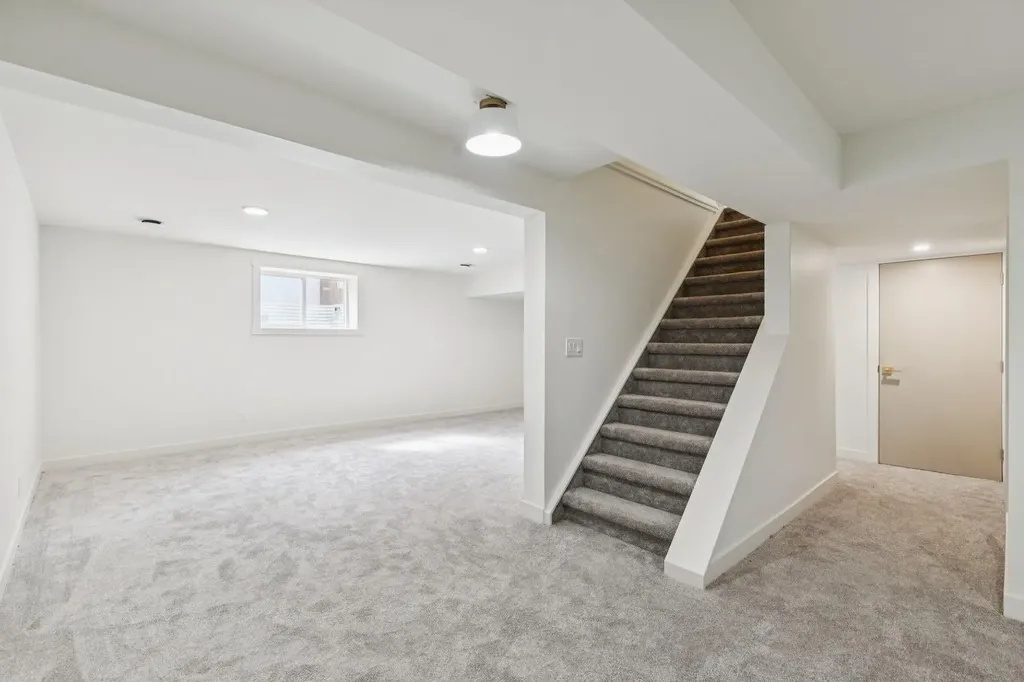 1212 Lake Sylvan Drive SE Calgary AB T2J5N7