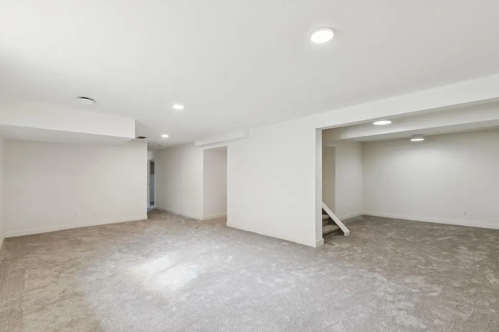1212 Lake Sylvan Drive SE Calgary AB T2J5N7