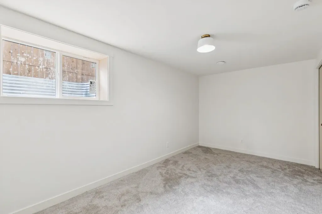 1212 Lake Sylvan Drive SE Calgary AB T2J5N7