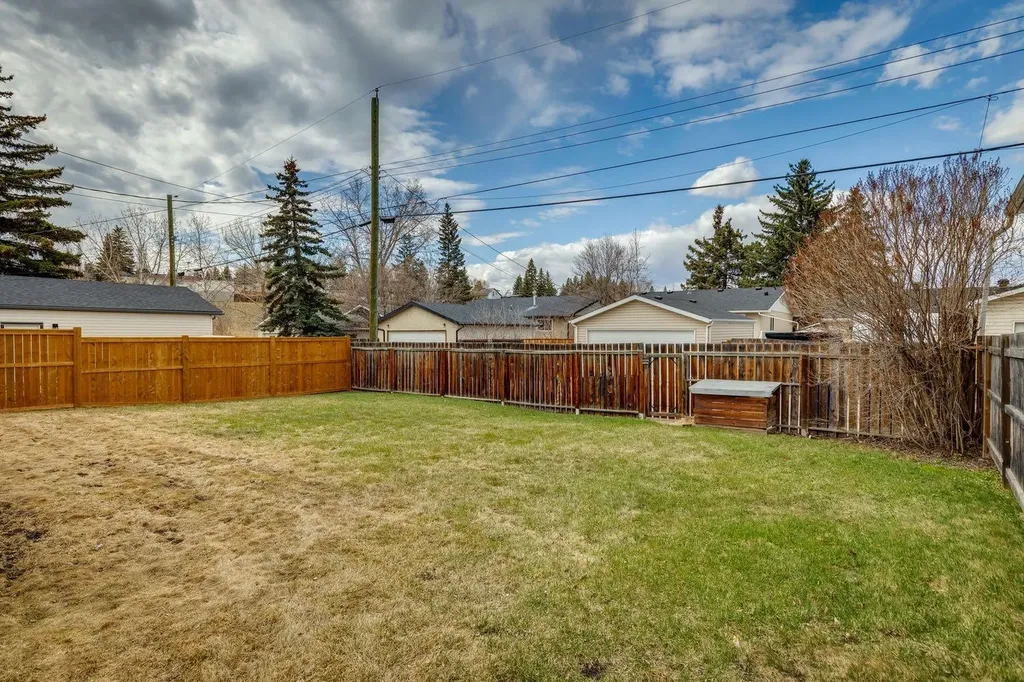 1212 Lake Sylvan Drive SE Calgary AB T2J5N7