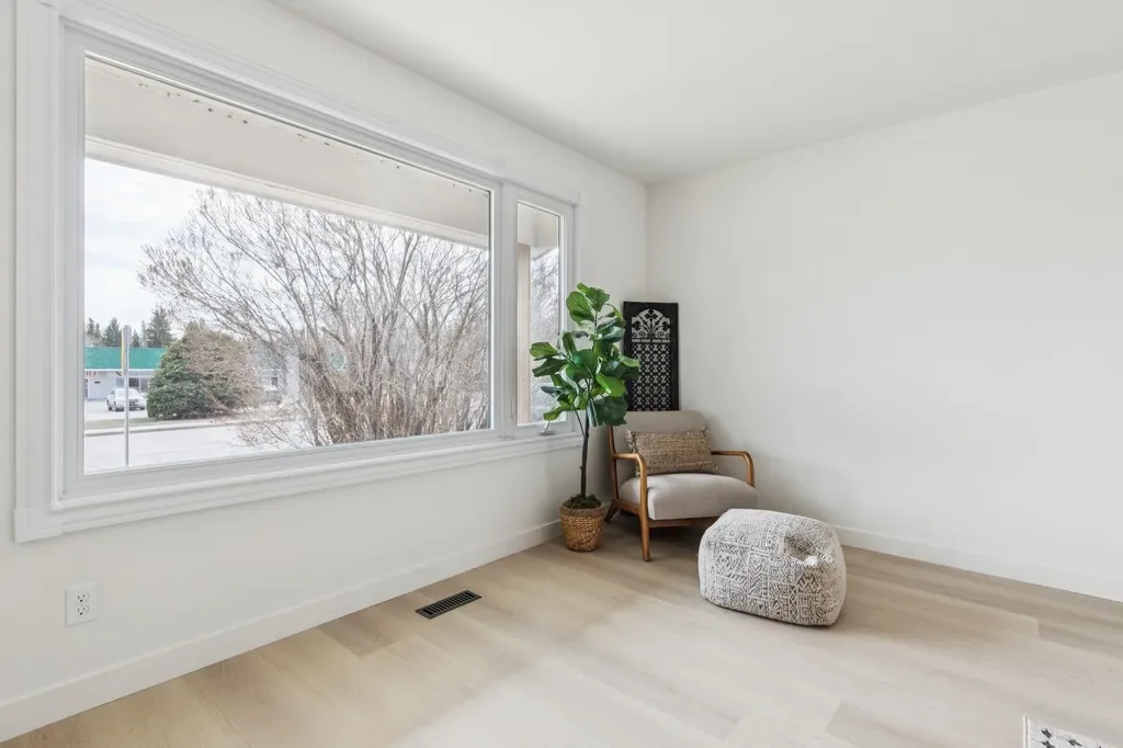 1212 Lake Sylvan Drive SE Calgary AB T2J5N7