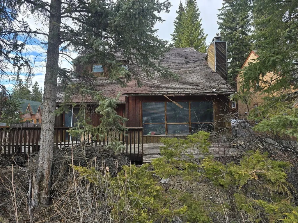 538 1 Street Canmore AB T1W 2L1