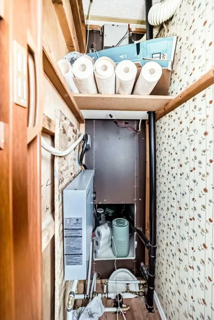 6724 17 Avenue SE Calgary AB T2A0W5