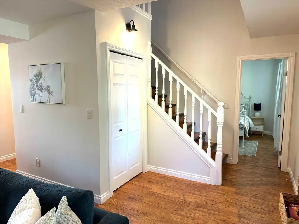 5028 Lakeshore Drive Sylvan Lake AB T4S 1A9