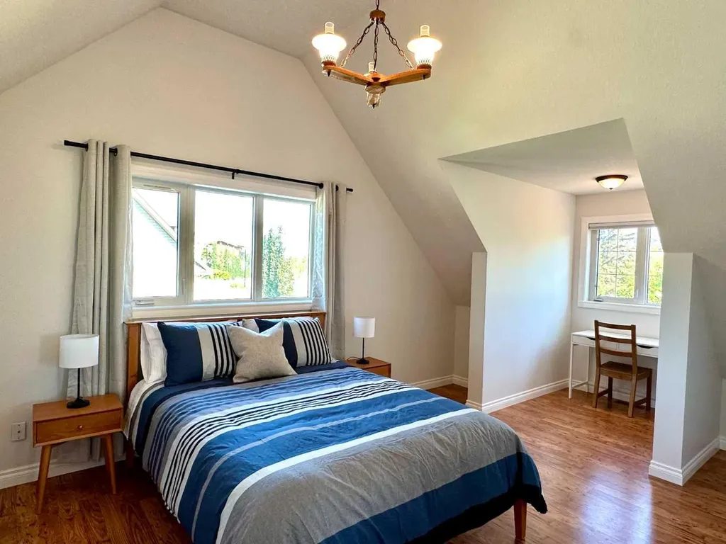 5028 Lakeshore Drive Sylvan Lake AB T4S 1A9