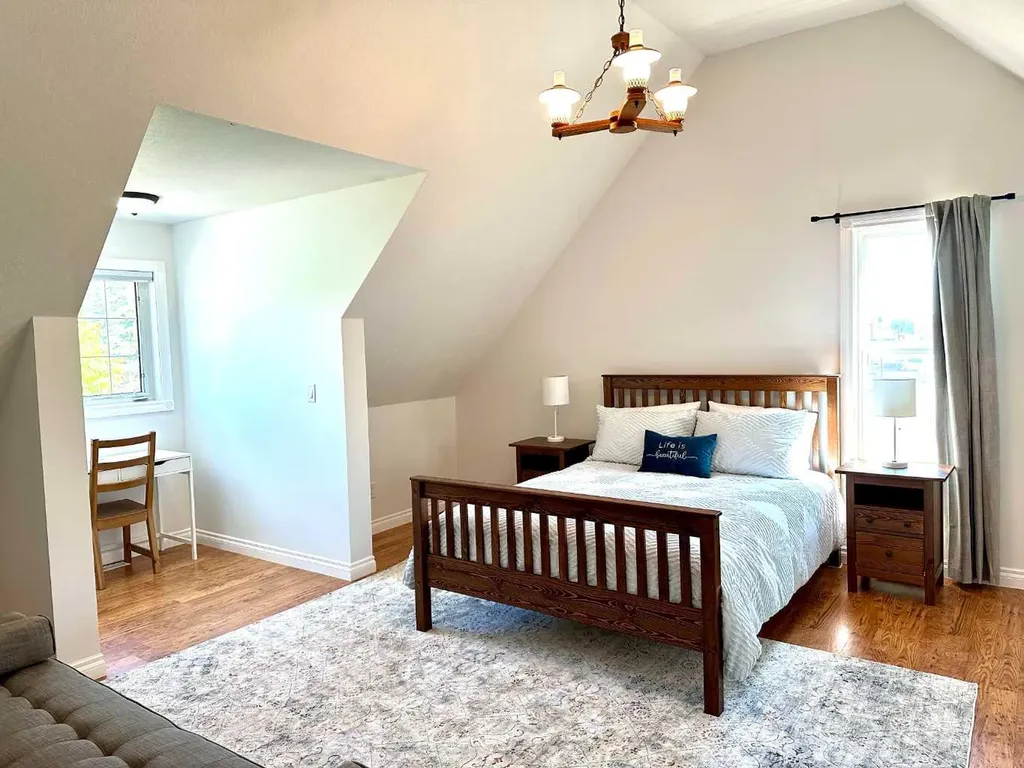 5028 Lakeshore Drive Sylvan Lake AB T4S 1A9