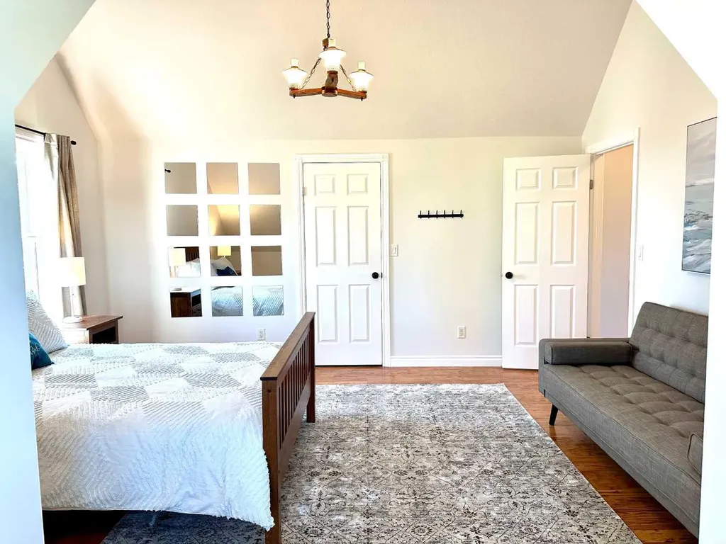 5028 Lakeshore Drive Sylvan Lake AB T4S 1A9