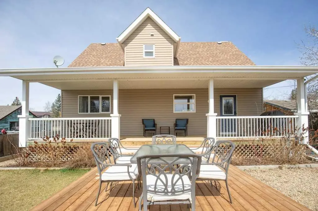 5028 Lakeshore Drive Sylvan Lake AB T4S 1A9