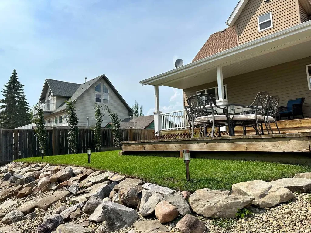 5028 Lakeshore Drive Sylvan Lake AB T4S 1A9
