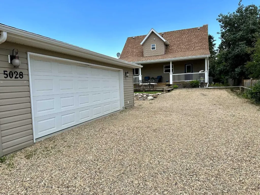 5028 Lakeshore Drive Sylvan Lake AB T4S 1A9