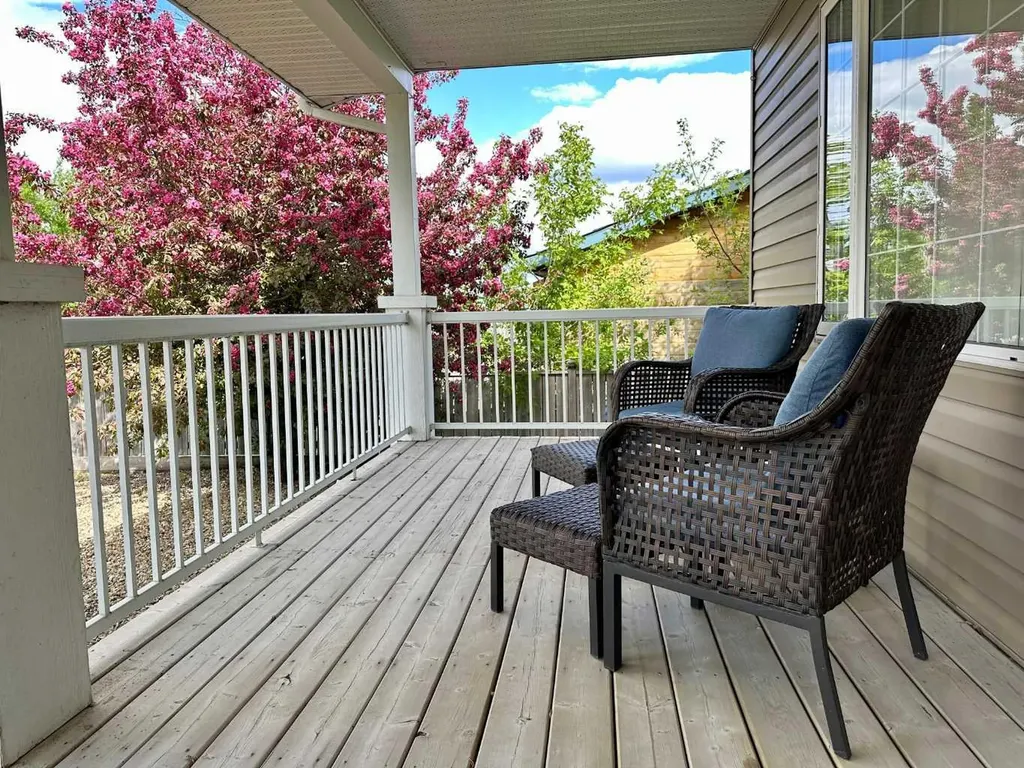 5028 Lakeshore Drive Sylvan Lake AB T4S 1A9
