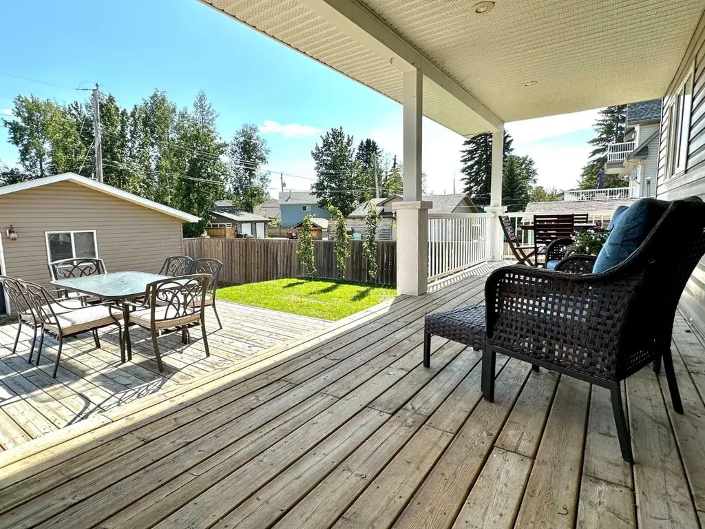 5028 Lakeshore Drive Sylvan Lake AB T4S 1A9
