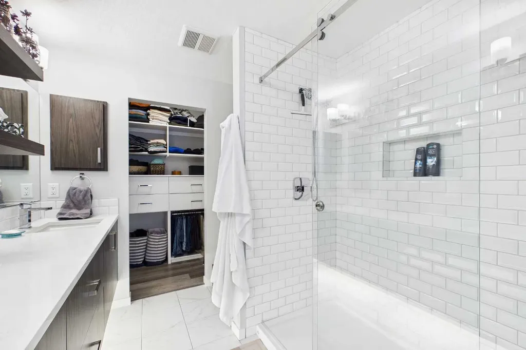 19489 Main Street SE Calgary AB T3M3J3