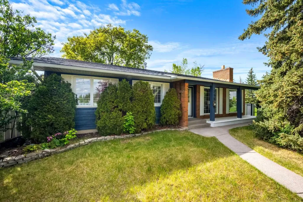 235 Lake Rosen Crescent SE Calgary AB T2J 3L9