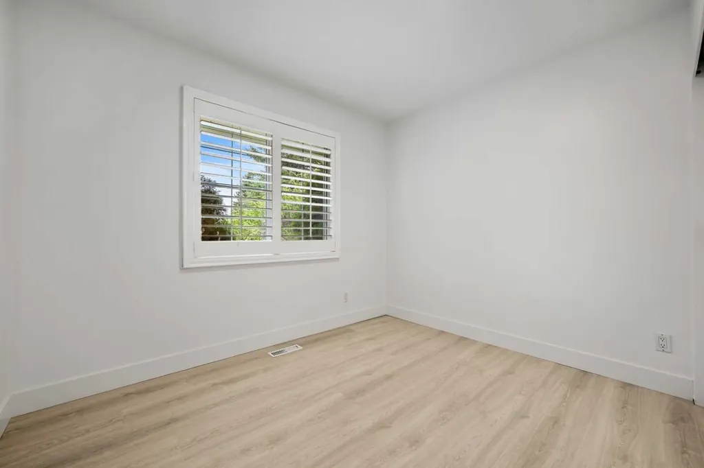 235 Lake Rosen Crescent SE Calgary AB T2J 3L9