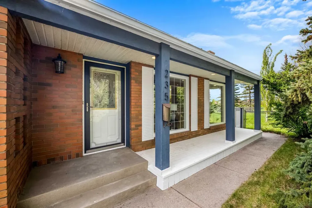 235 Lake Rosen Crescent SE Calgary AB T2J 3L9