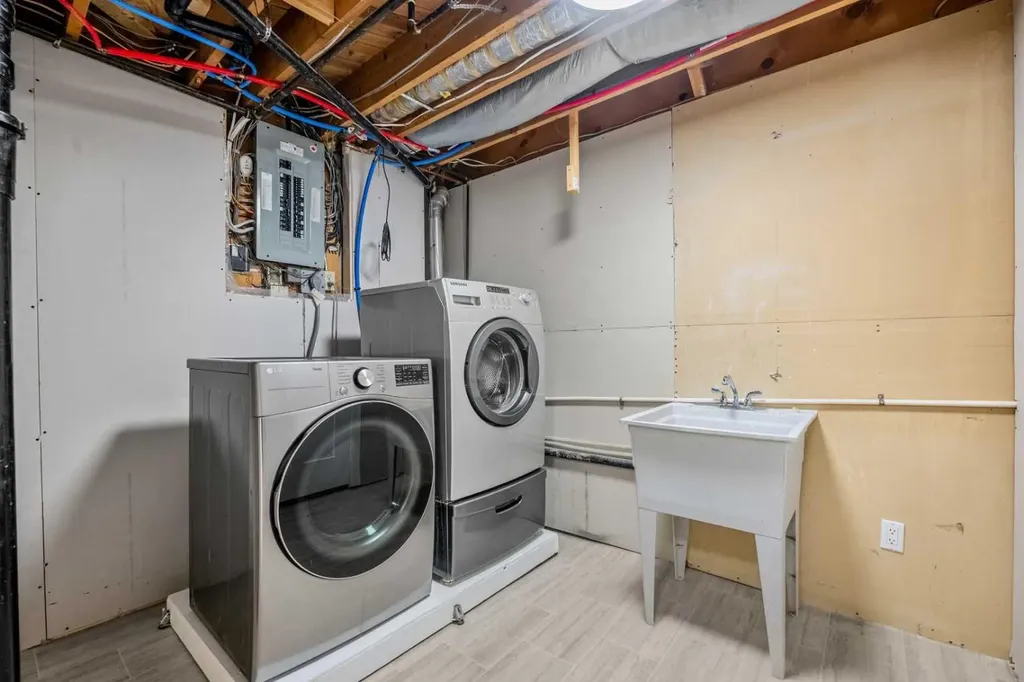 235 Lake Rosen Crescent SE Calgary AB T2J 3L9