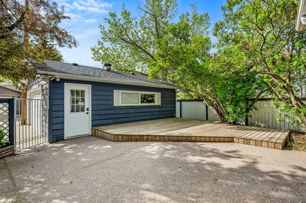 235 Lake Rosen Crescent SE Calgary AB T2J 3L9
