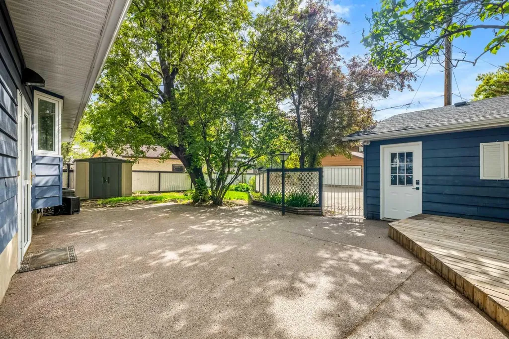 235 Lake Rosen Crescent SE Calgary AB T2J 3L9