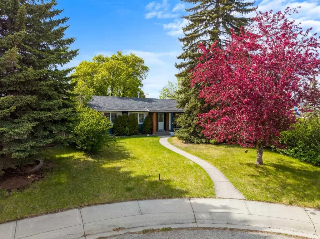 235 Lake Rosen Crescent SE Calgary AB T2J 3L9