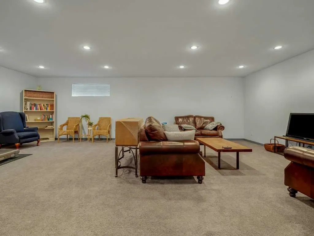 350 Uplands Boulevard N Lethbridge AB T1H 7C7