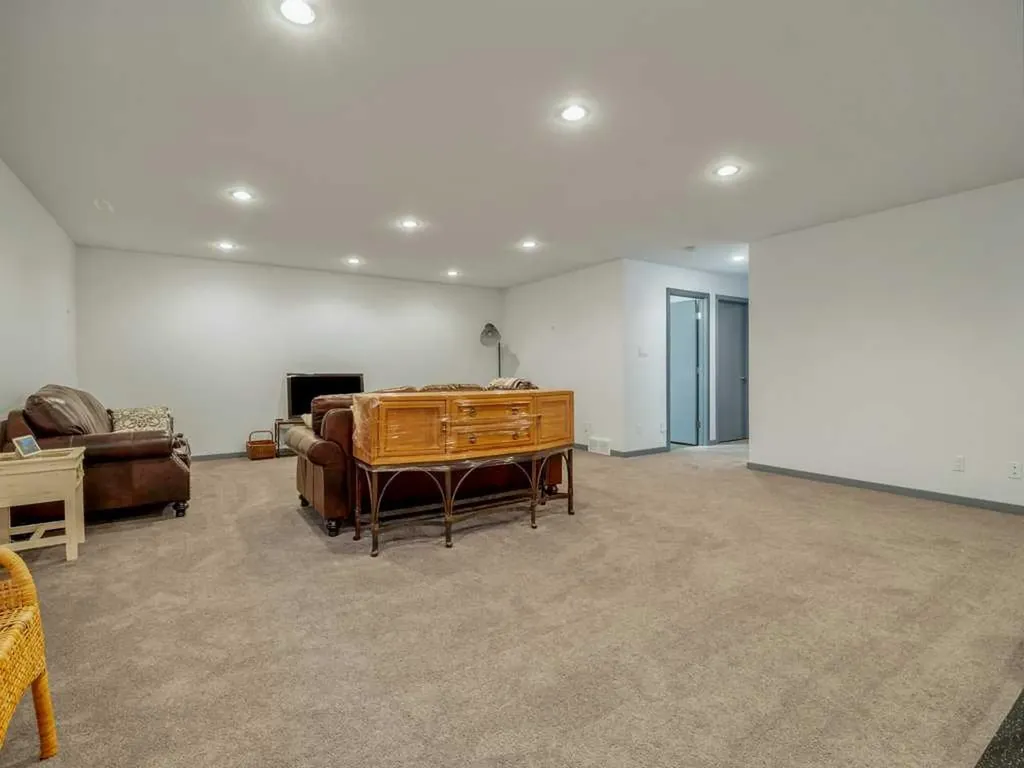 350 Uplands Boulevard N Lethbridge AB T1H 7C7