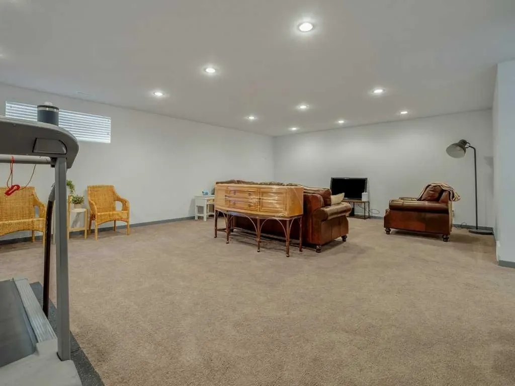 350 Uplands Boulevard N Lethbridge AB T1H 7C7