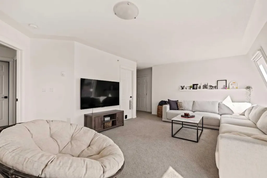 1110 5 Avenue NW Calgary AB T2N 0R6